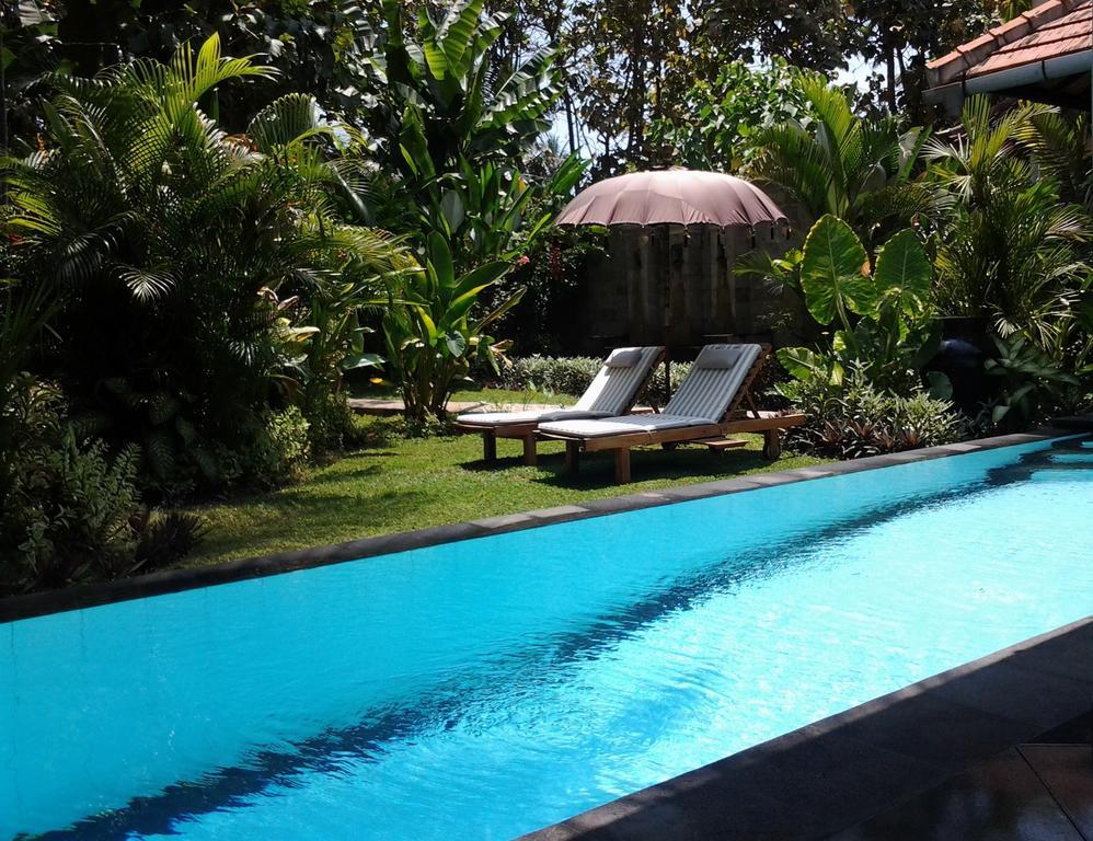 Villa Jati - Private Poolside Villa Central Lovina Værelse billede